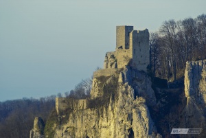Ruine Reußenstein im April